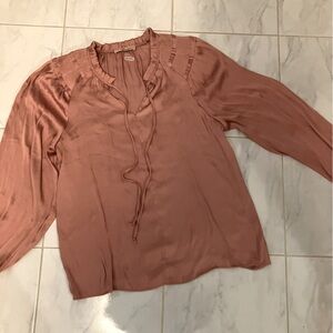 Philosophy Women's Pink Blouse / tunic.  Long sleeve.  Silky feel.  EUC!